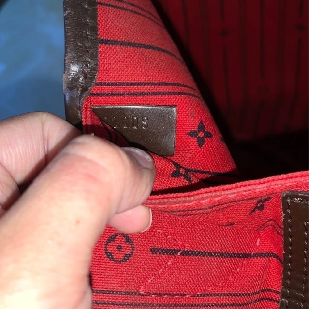 Louis Vuitton Neverfull MM - Picture 12 of 16
